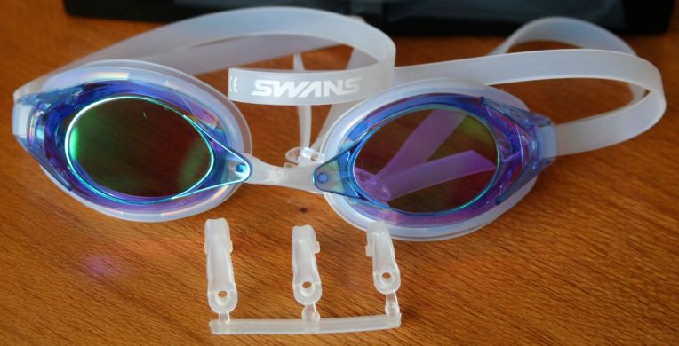 swansgoggles2